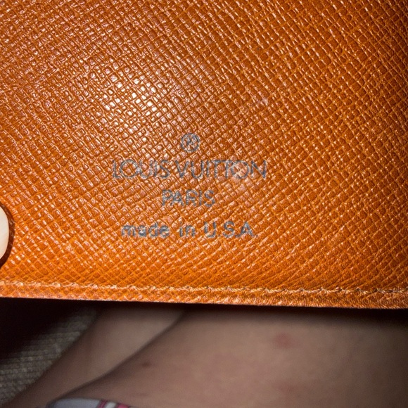 Louis Vuitton Monogram Kisslock Compact Wallet - Picture 14 of 16